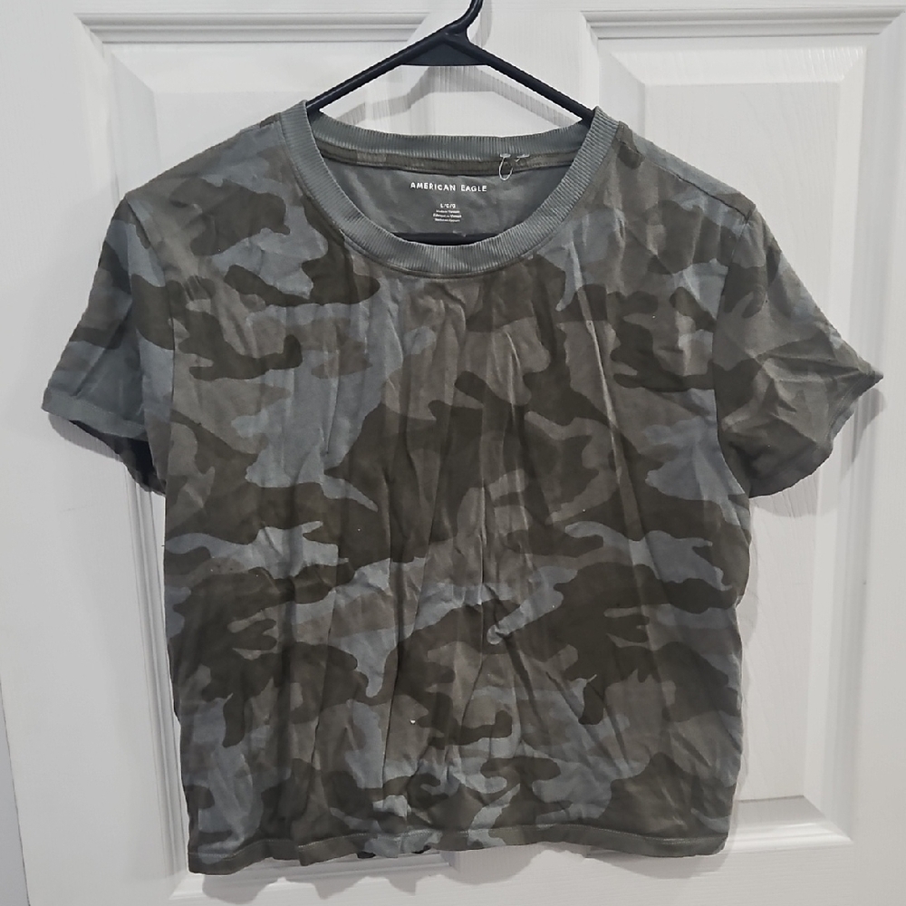 American Eagle Outfitters Women's Camo Cropped Tee - Green and‎ Gray Size Large